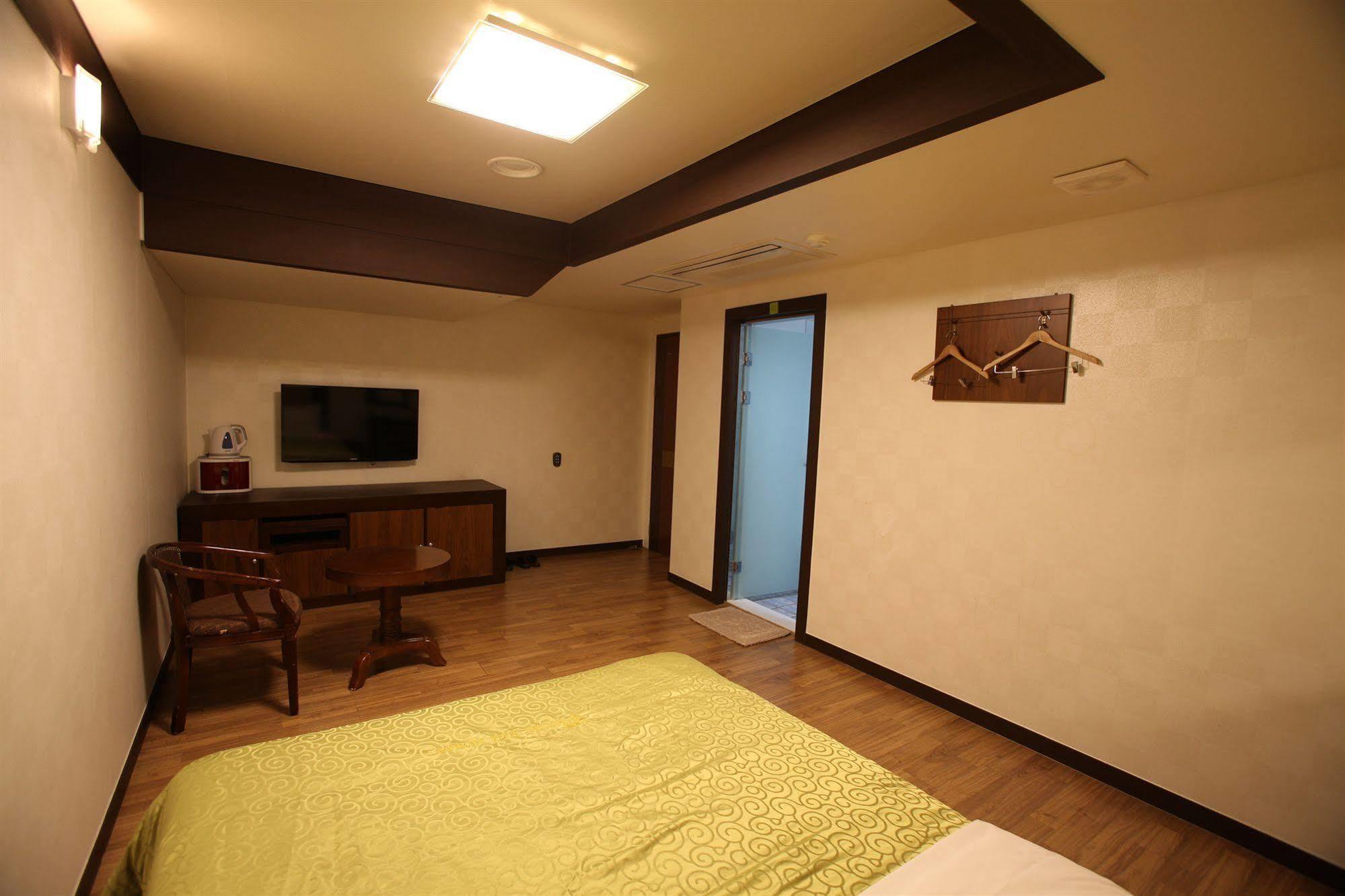 מלון Hill House Seoul Myeongdong מראה חיצוני תמונה