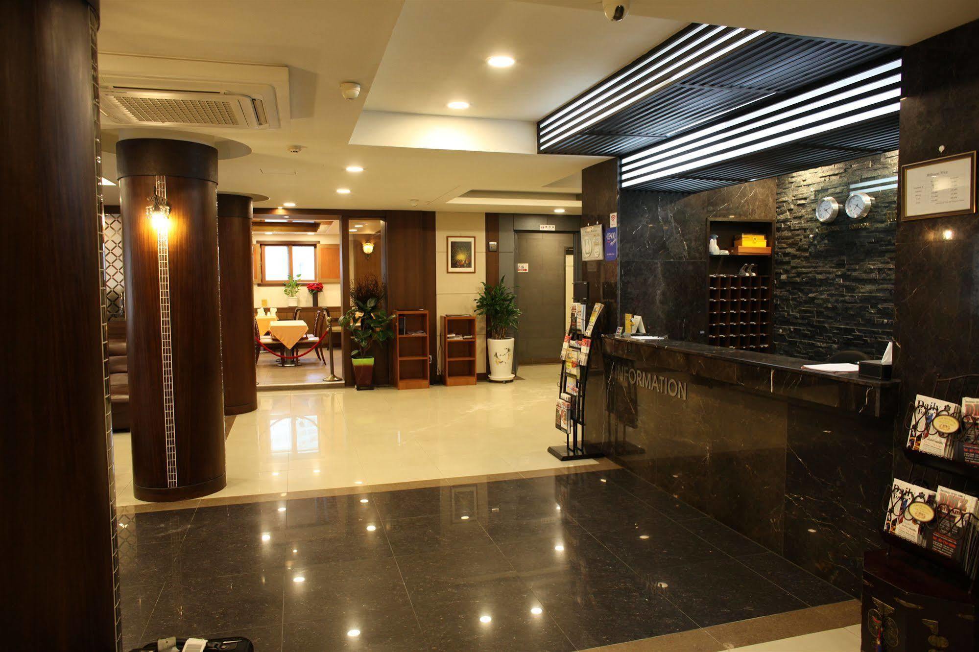 מלון Hill House Seoul Myeongdong מראה חיצוני תמונה